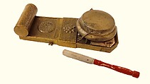 Hitotsu Gane  (一つ鐘 ), Brass, wood, skin, Japanese